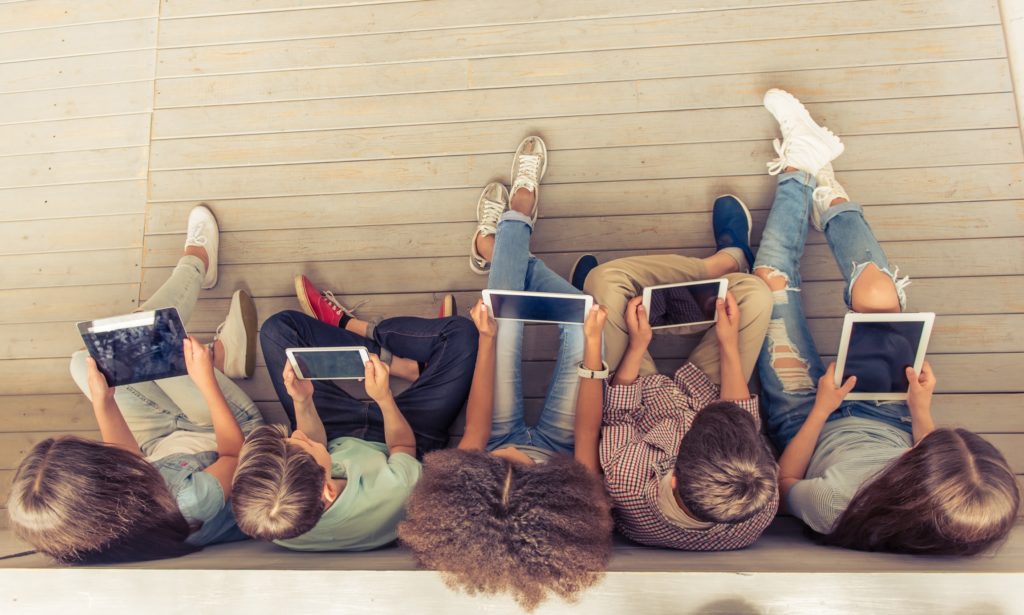 Kids using apps to learn
